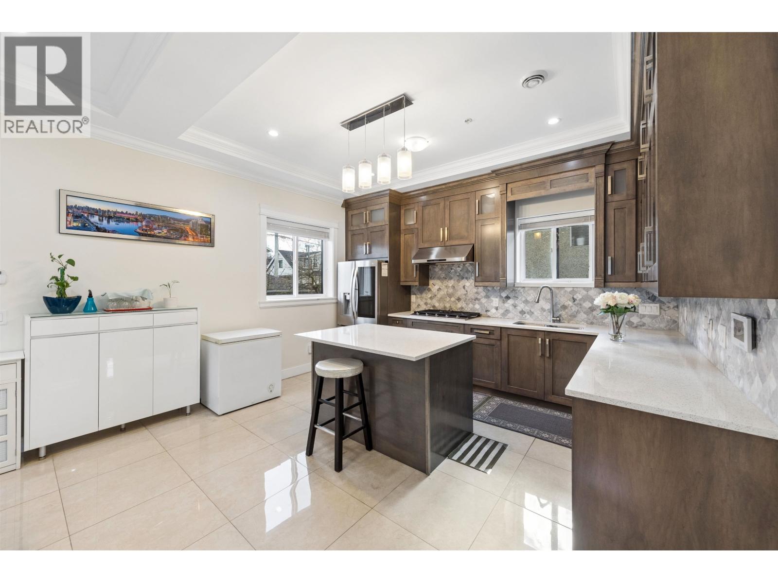 10 Bed, 7 Bath House for Sale in Vancouver – 6182 COMMERCIAL STREET, Vancouver – MLS# R3132698 - Image 16