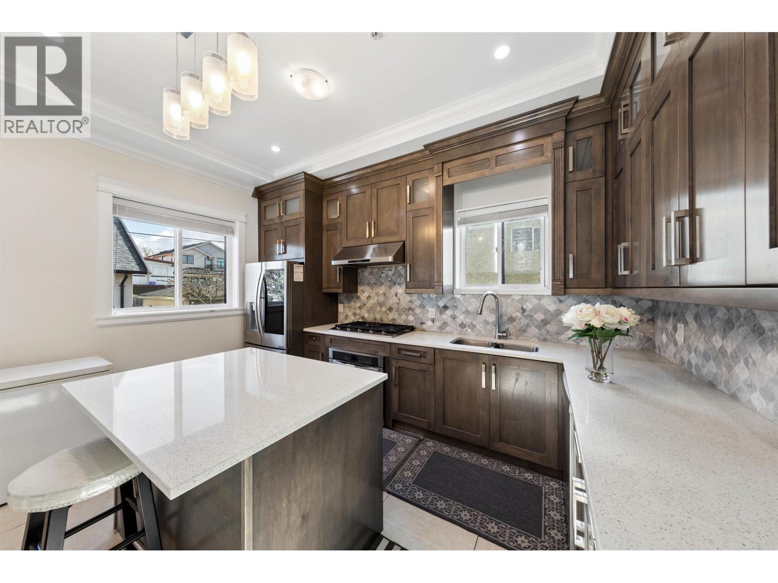 10 Bed, 7 Bath House for Sale in Vancouver – 6182 COMMERCIAL STREET, Vancouver – MLS# R3132698 - Image 19