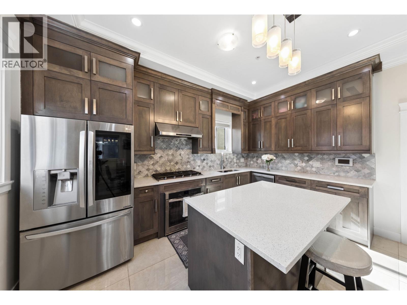 10 Bed, 7 Bath House for Sale in Vancouver – 6182 COMMERCIAL STREET, Vancouver – MLS# R3132698 - Image 20