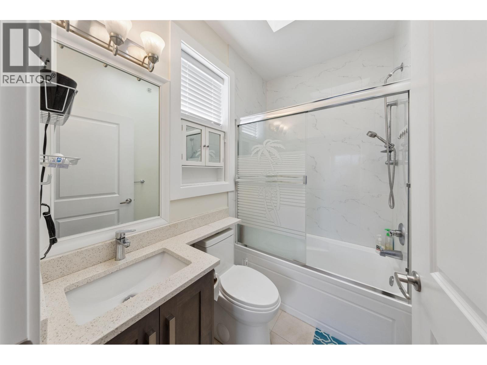 10 Bed, 7 Bath House for Sale in Vancouver – 6182 COMMERCIAL STREET, Vancouver – MLS# R3132698 - Image 25