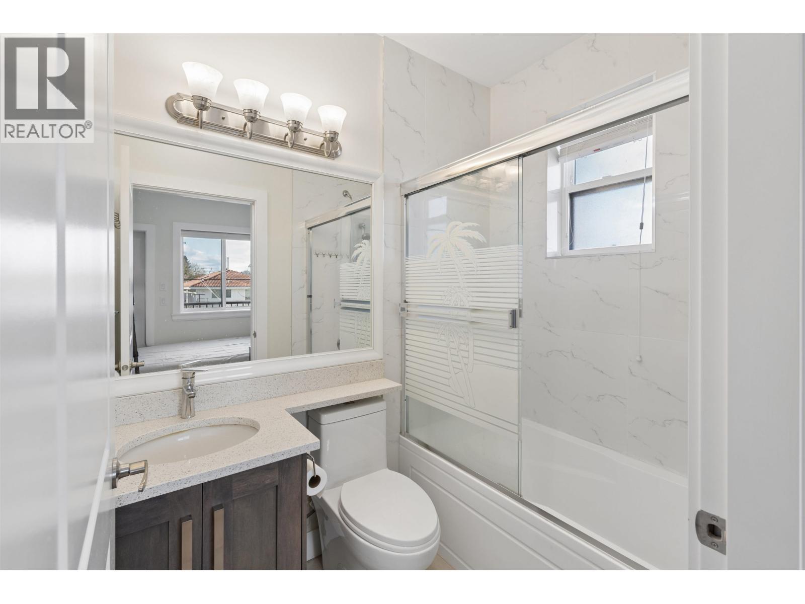 10 Bed, 7 Bath House for Sale in Vancouver – 6182 COMMERCIAL STREET, Vancouver – MLS# R3132698 - Image 28