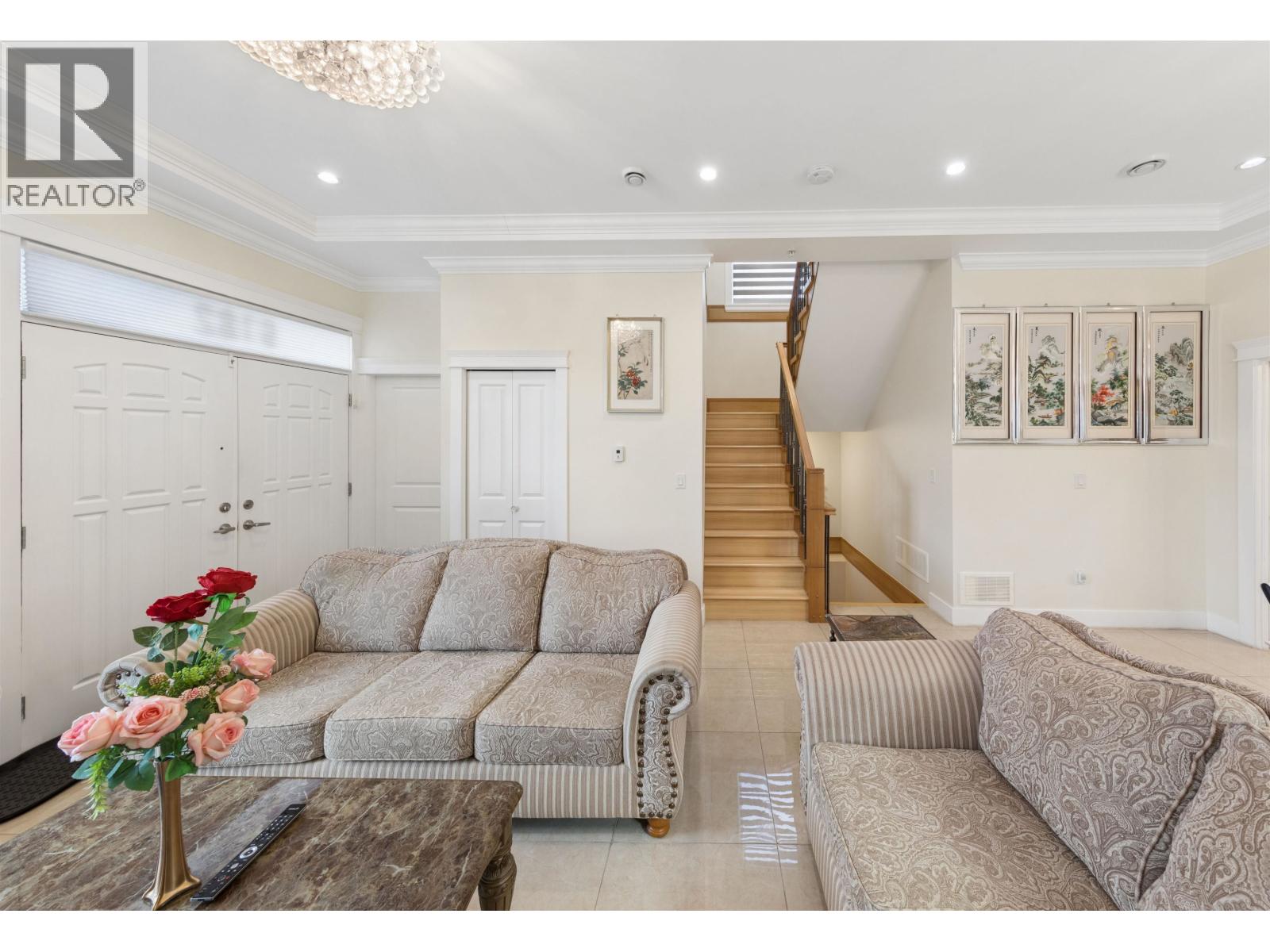10 Bed, 7 Bath House for Sale in Vancouver – 6182 COMMERCIAL STREET, Vancouver – MLS# R3132698 - Image 8