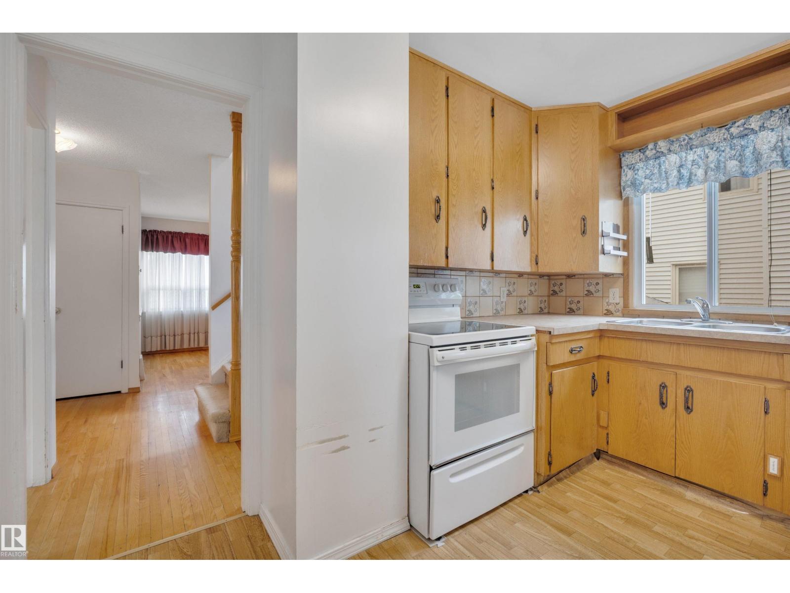 9546 91 ST NW - 16