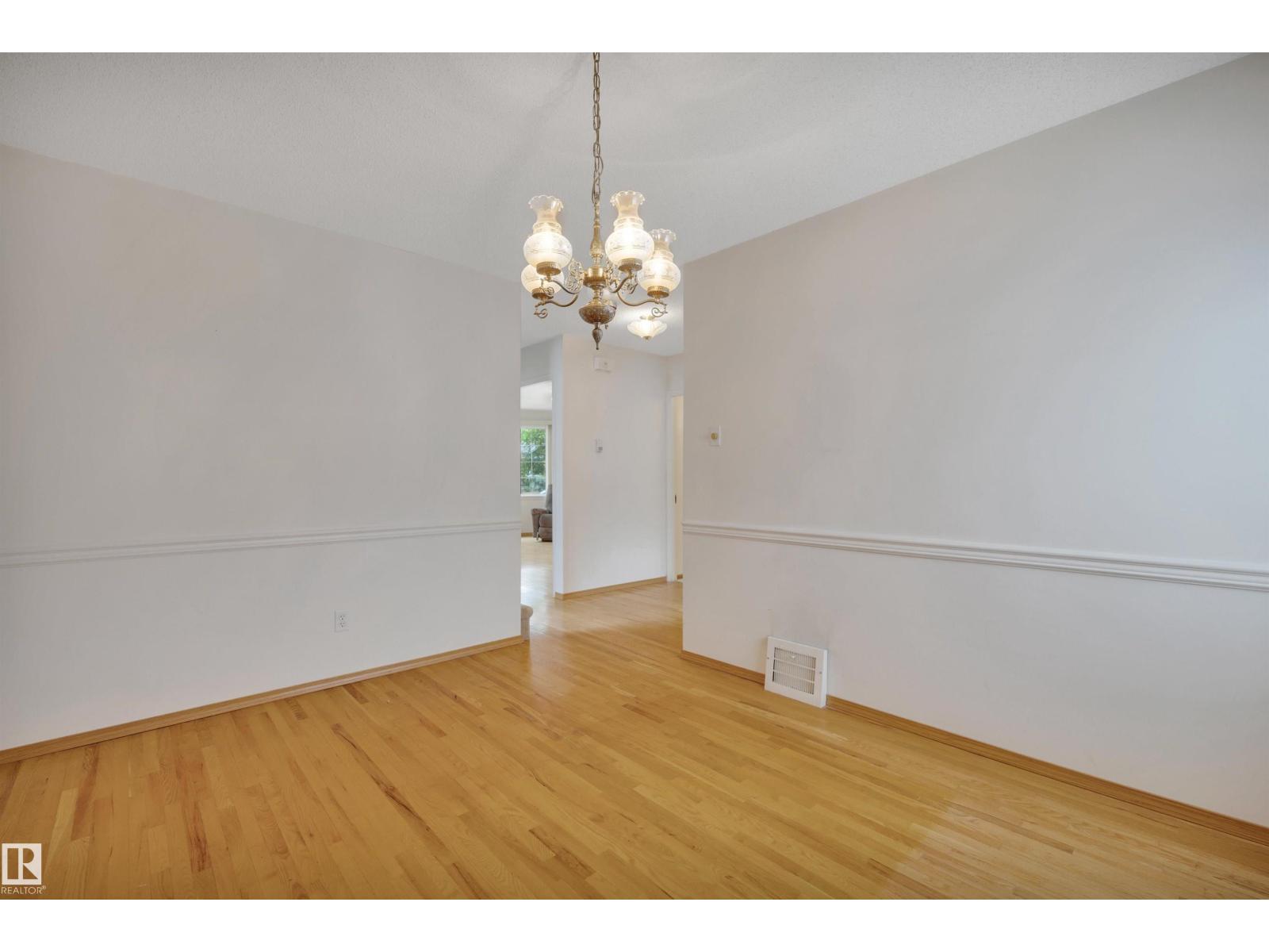 9546 91 ST NW - 18