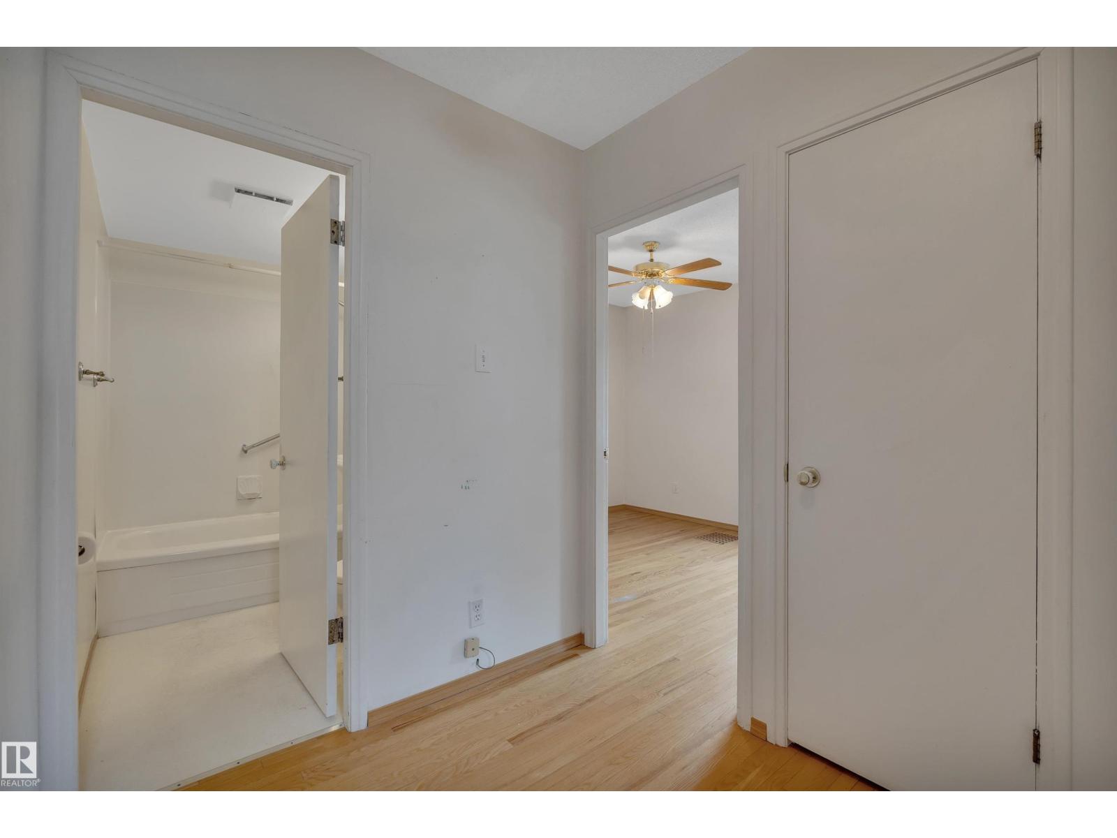 9546 91 ST NW - 20