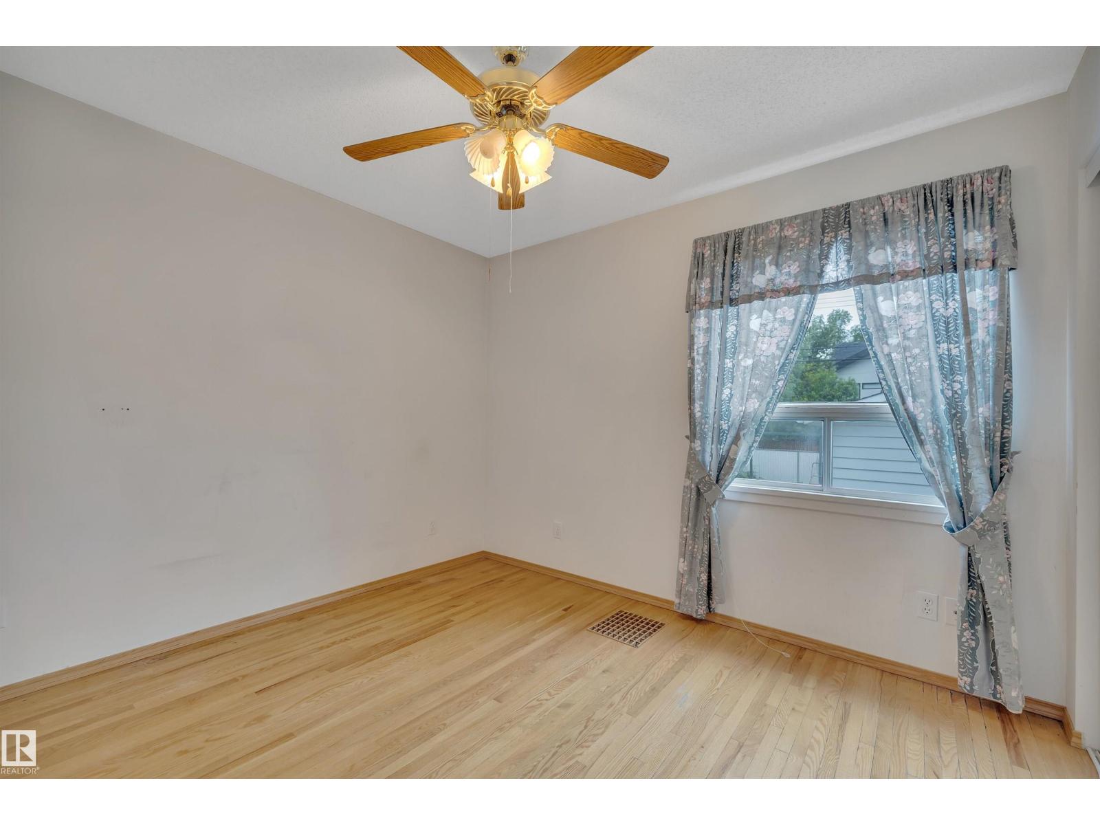 9546 91 ST NW - 21