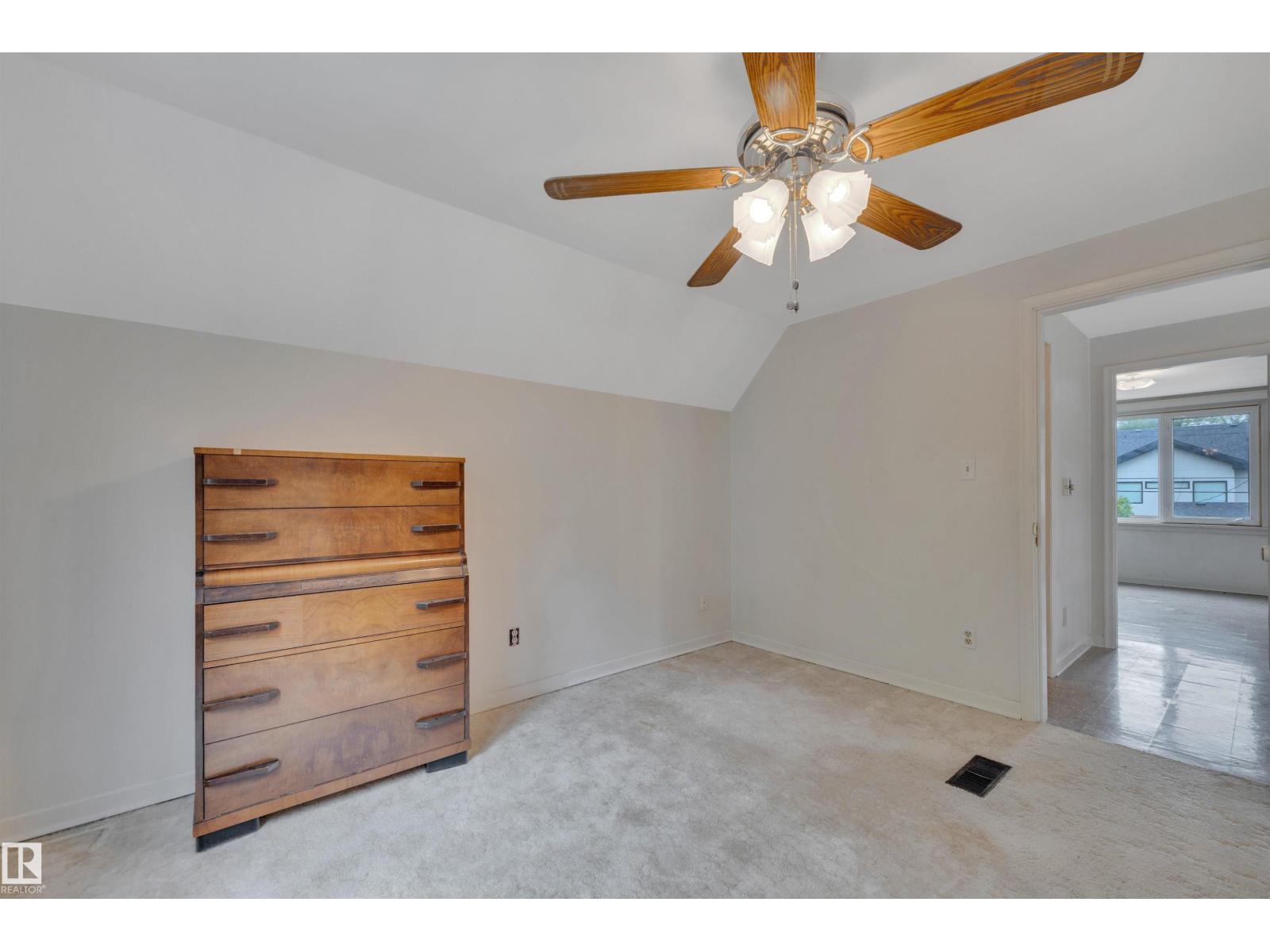 9546 91 ST NW - 30