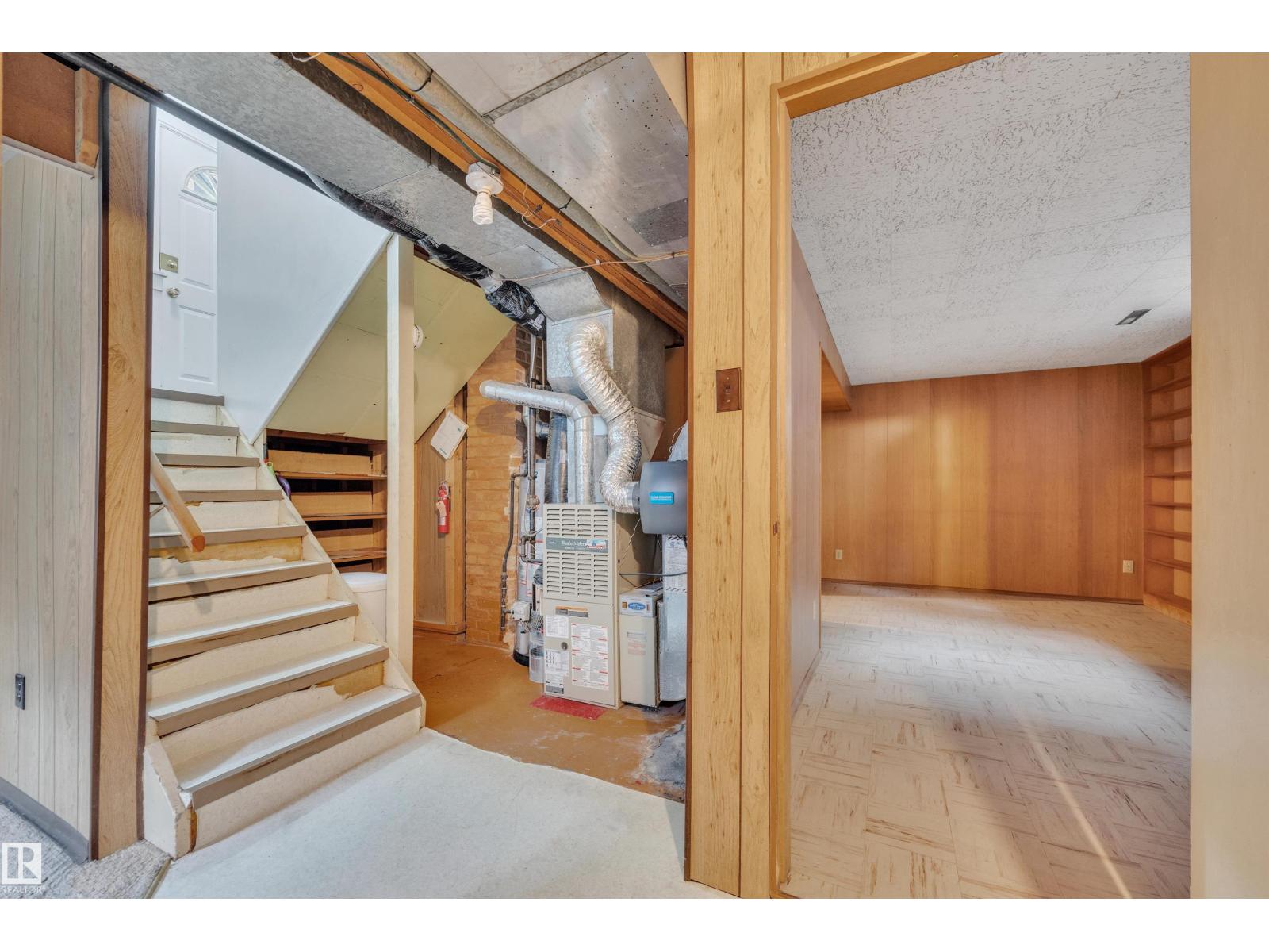 9546 91 ST NW - 39