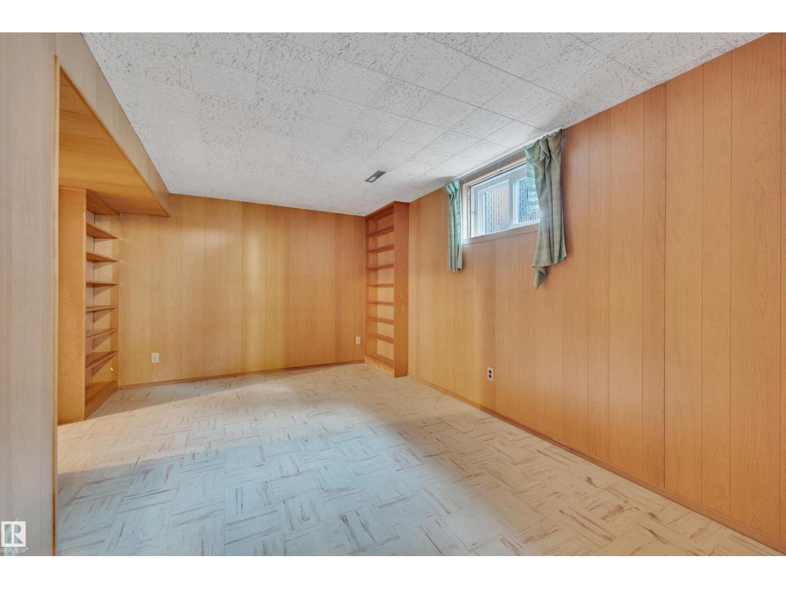 9546 91 ST NW - 40