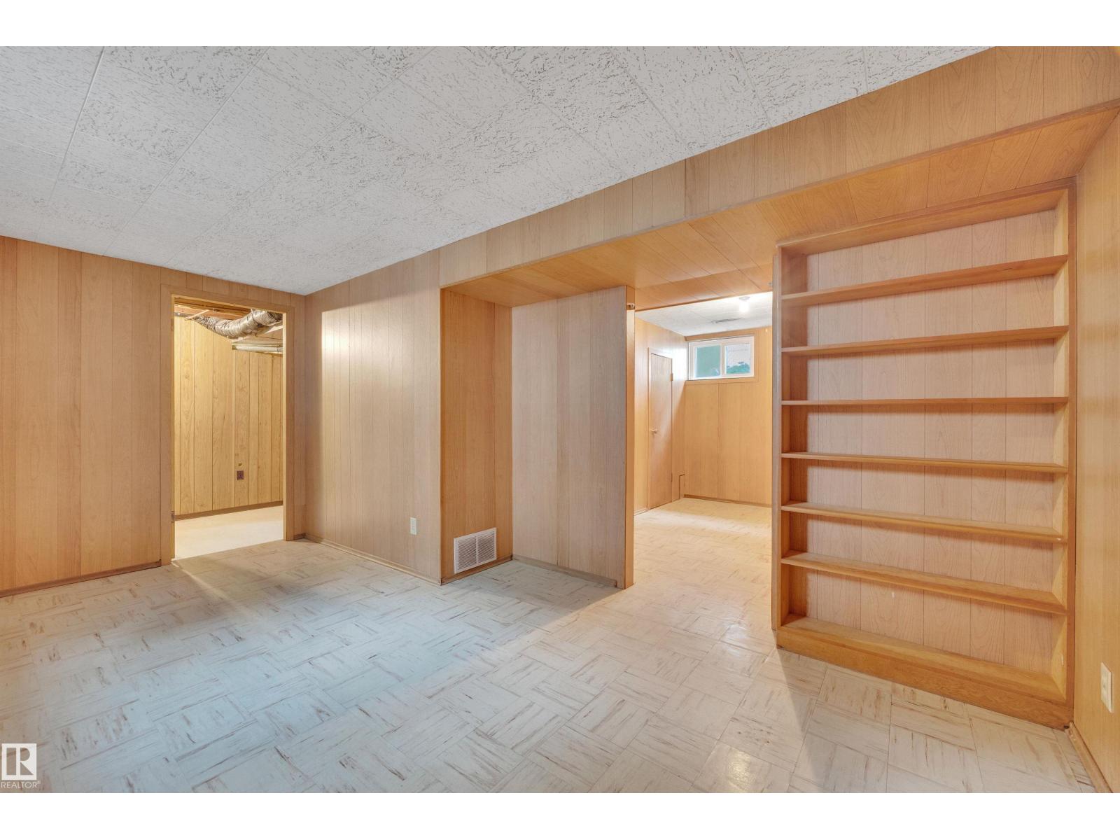 9546 91 ST NW - 41