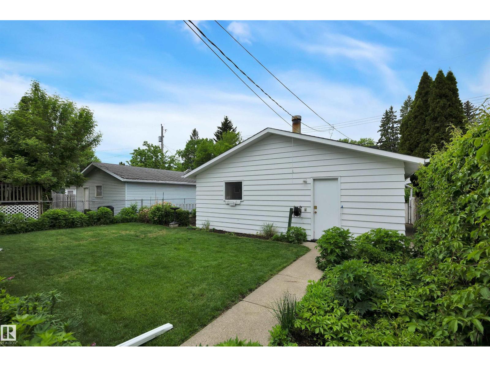 9546 91 ST NW - 48