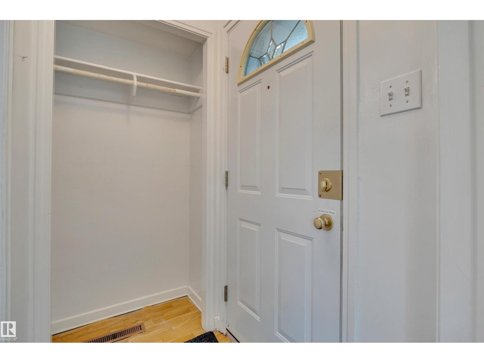 9546 91 ST NW - 5