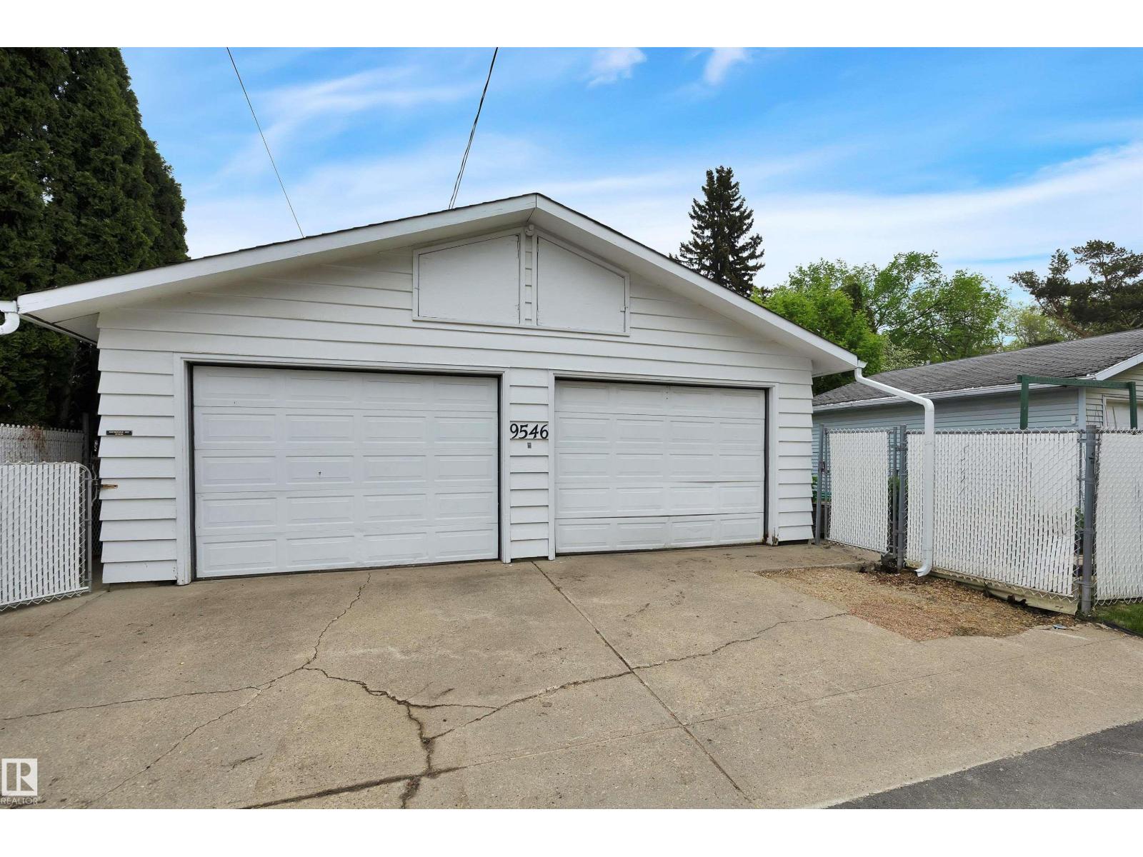 9546 91 ST NW - 53