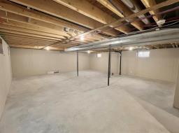210 Lynnwood Bay, Altona, MB R0G0B1 Photo 12