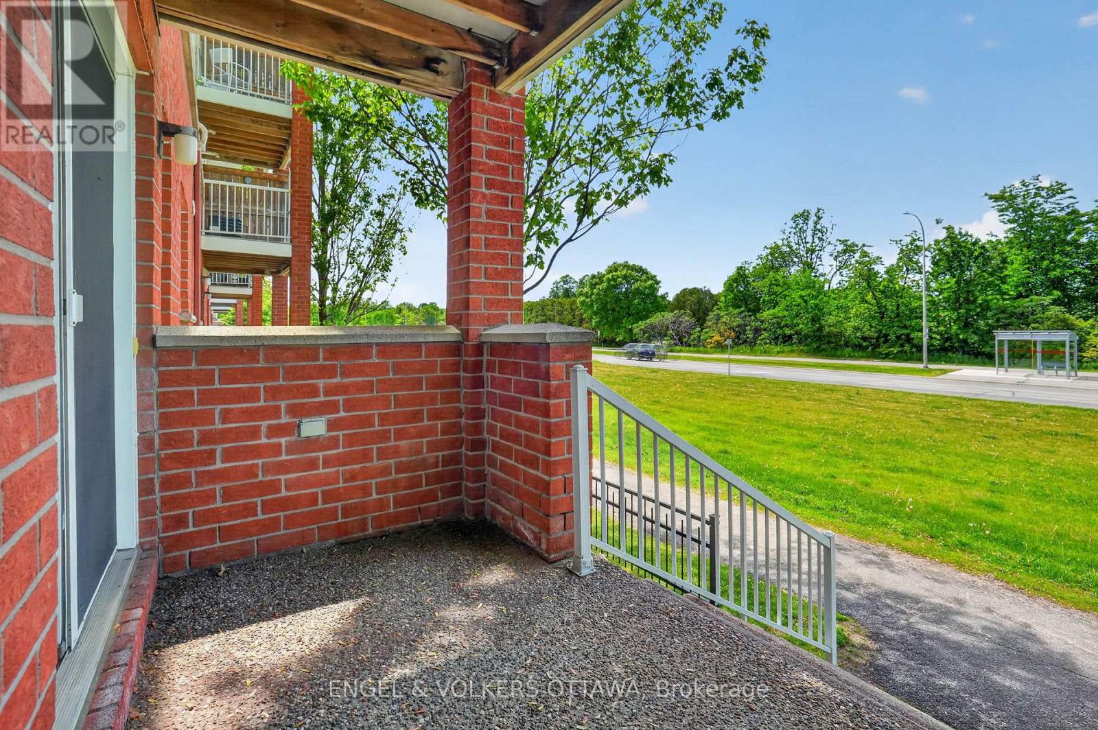 #157 70 EDENVALE DRIVE - 28