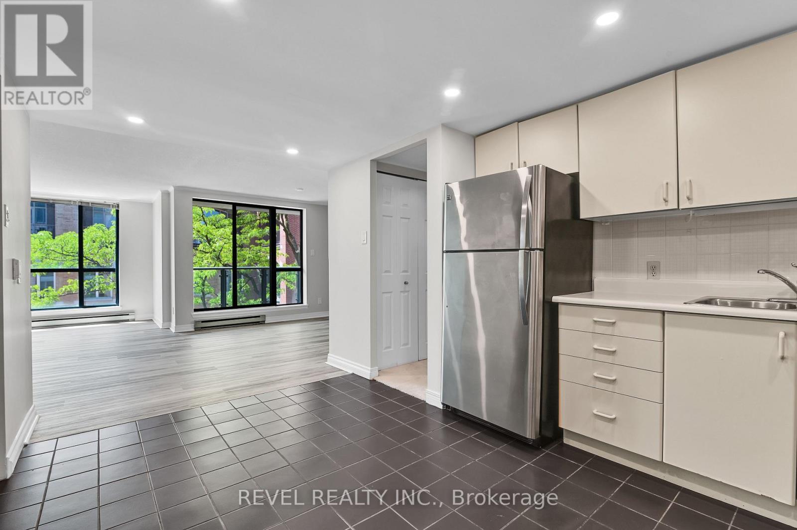 #301 15 MURRAY STREET - 10