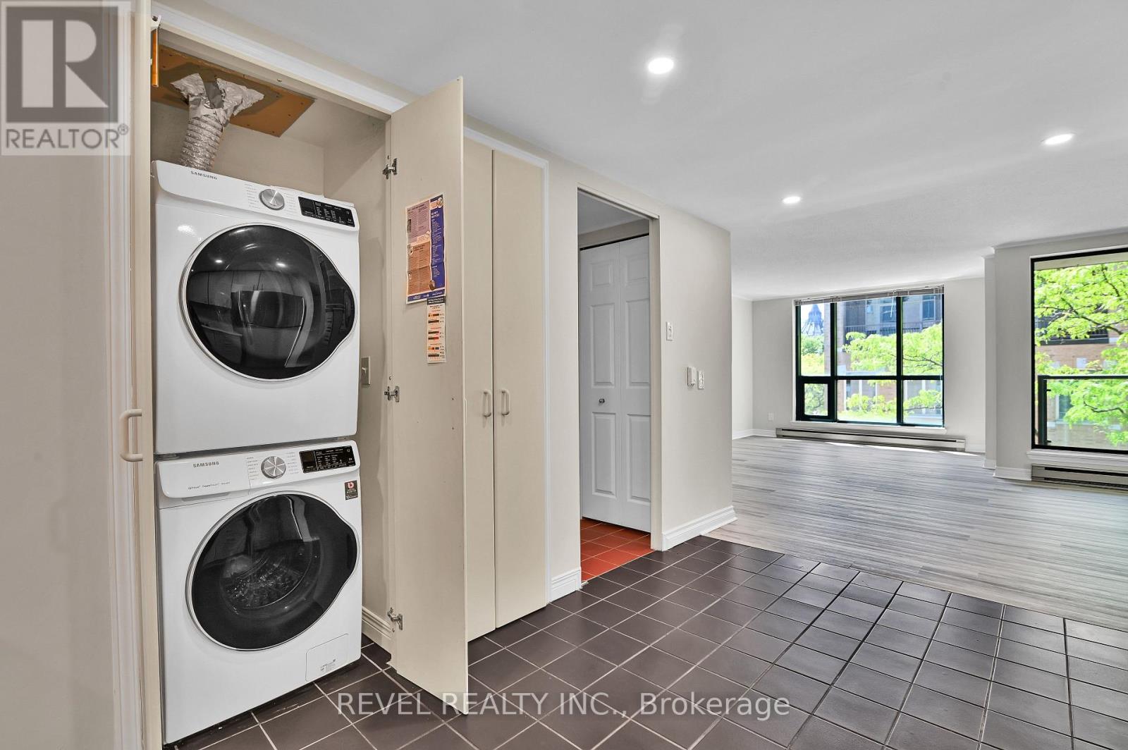 #301 15 MURRAY STREET - 12
