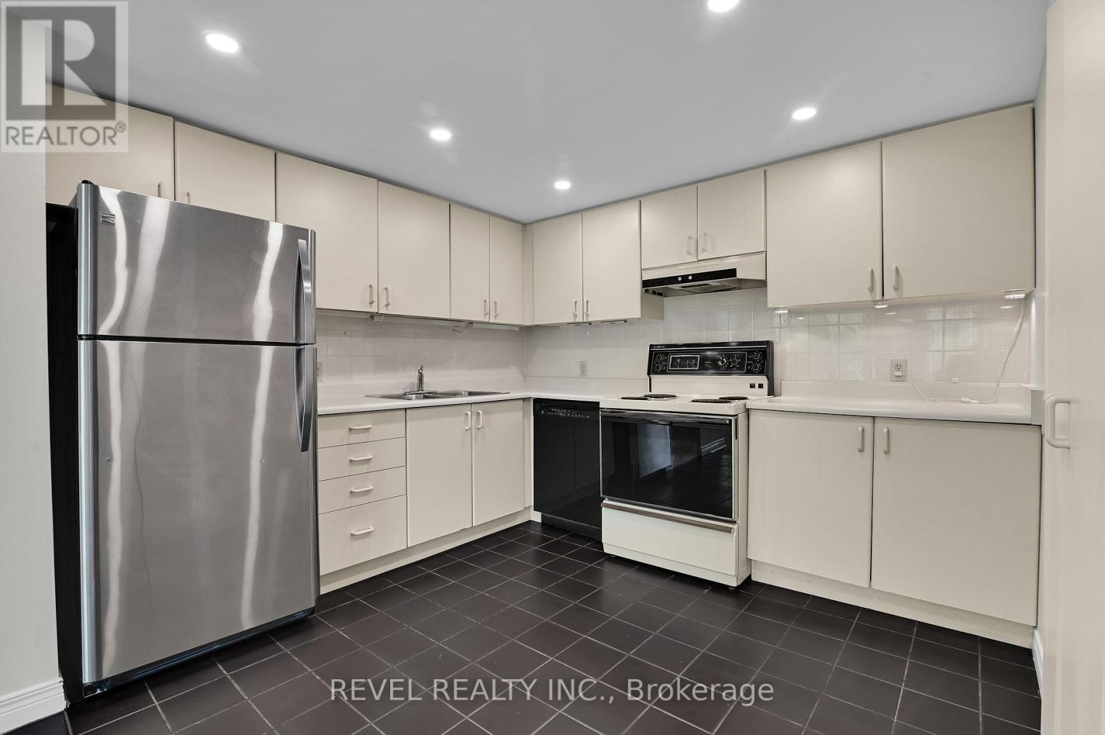 #301 15 MURRAY STREET - 8