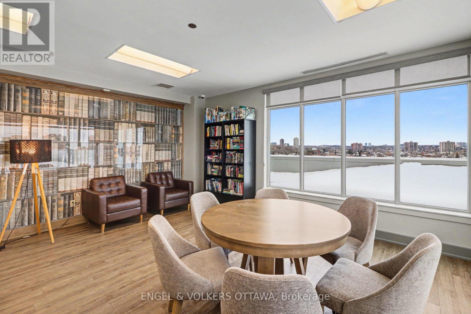 #318 7 MARQUETTE AVENUE - 18