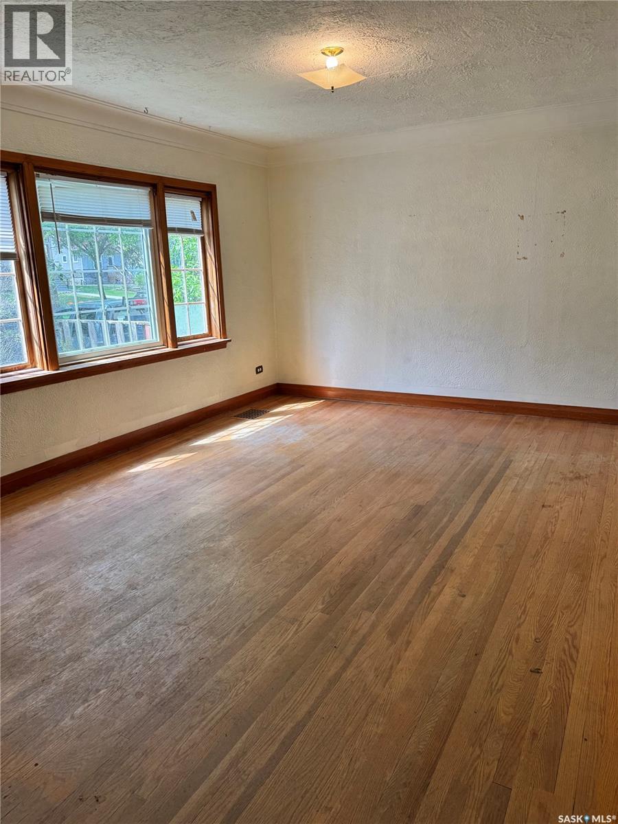 712 Broadway AVENUE - Image 3
