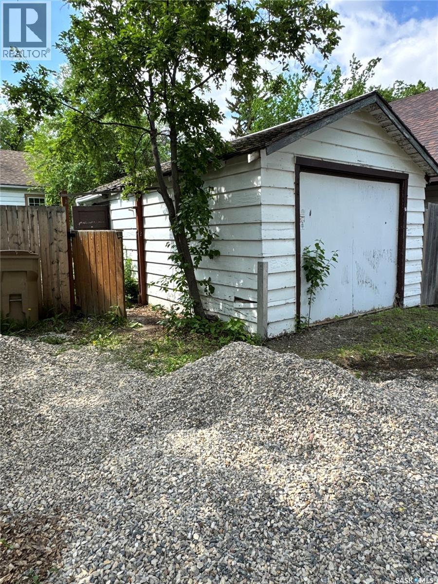 712 Broadway AVENUE - 14