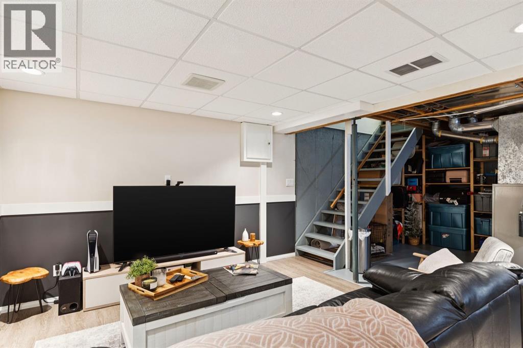 #18 11240 6 Street SW - 28