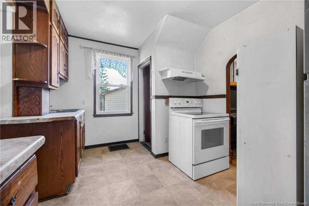 292 Botsford Street - 21