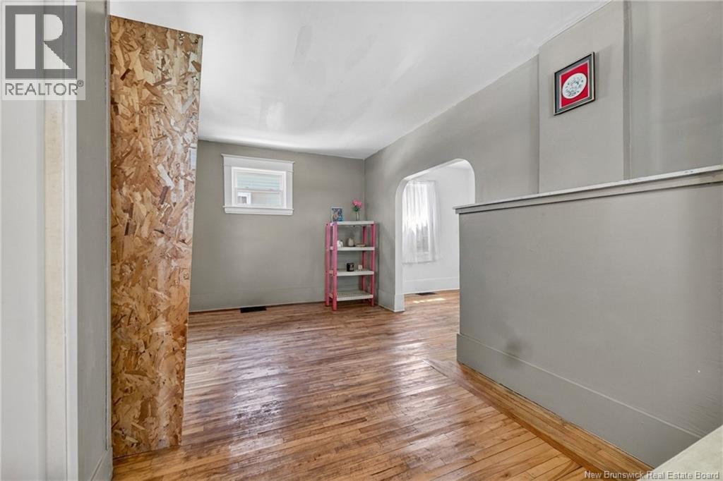 292 Botsford Street - 28