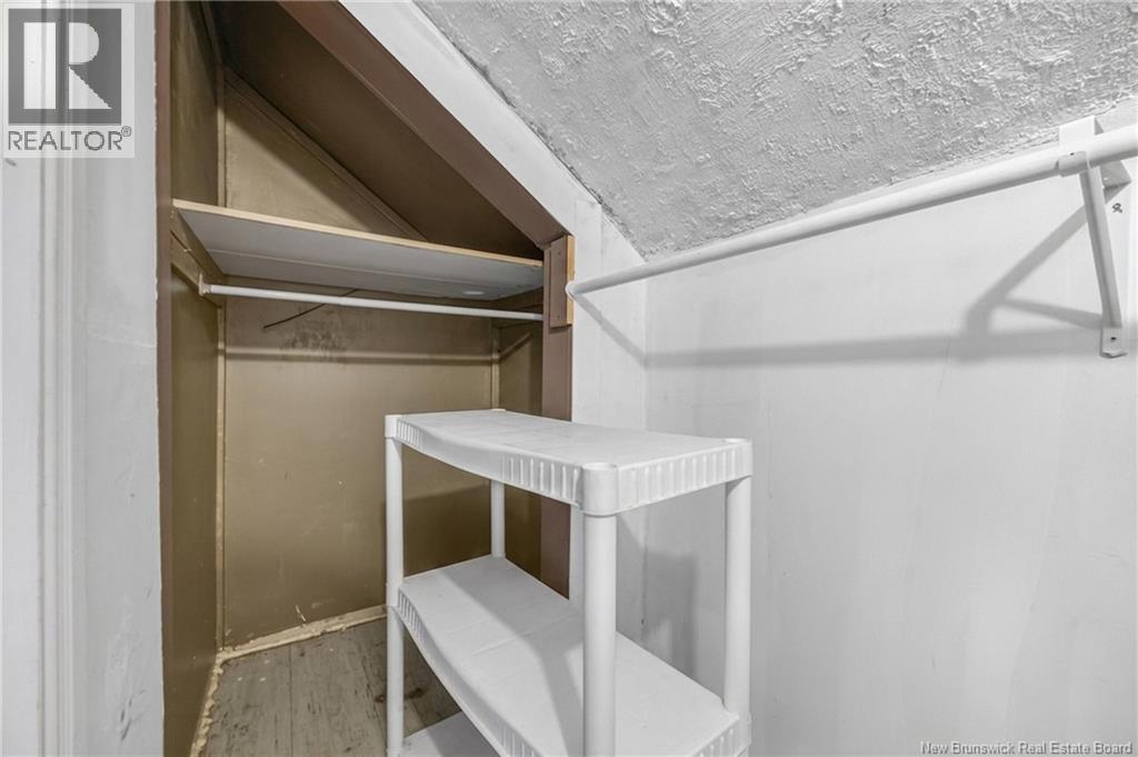 292 Botsford Street - 29
