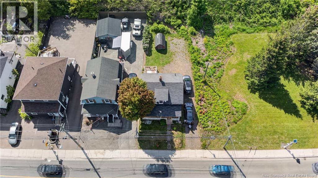 292 Botsford Street - 5