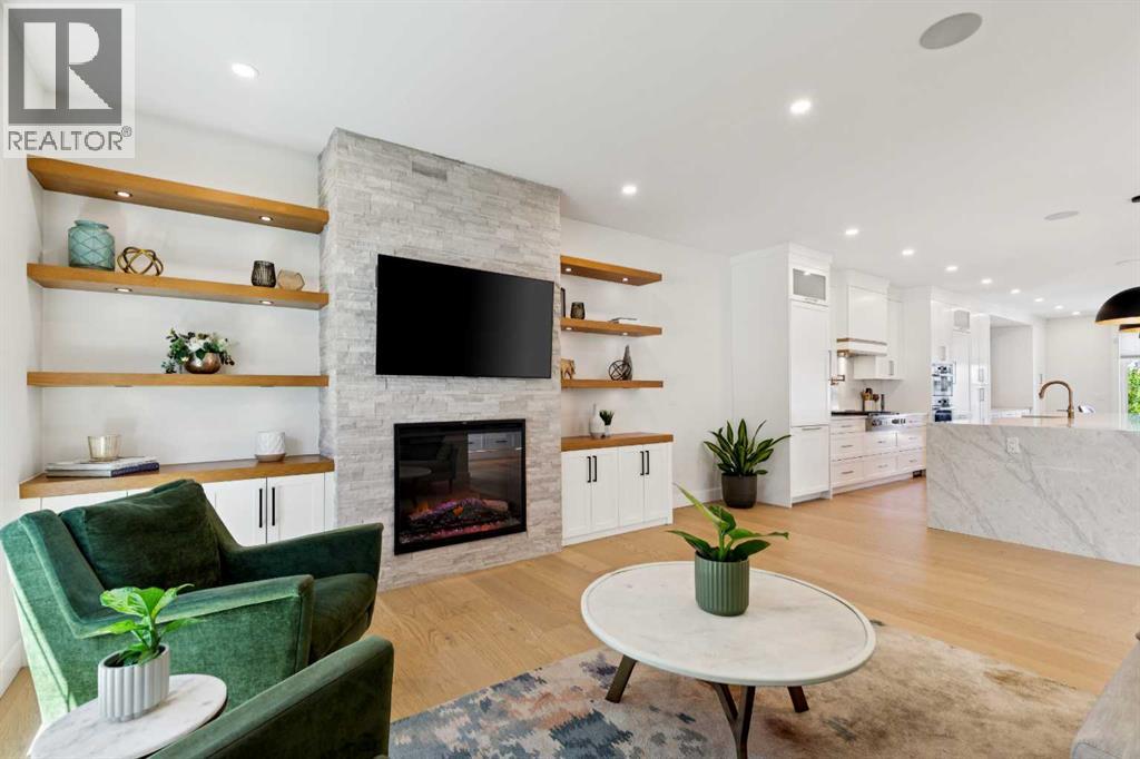 3004 Hampton Crescent SW - 5