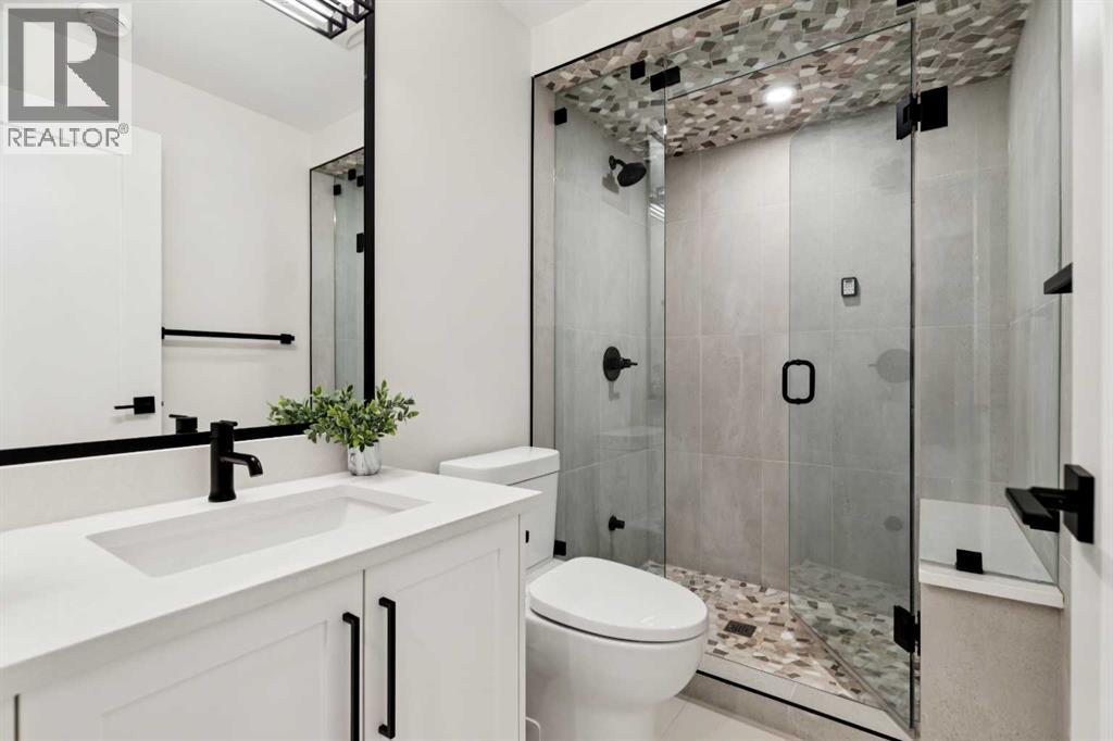 3004 Hampton Crescent SW - 39