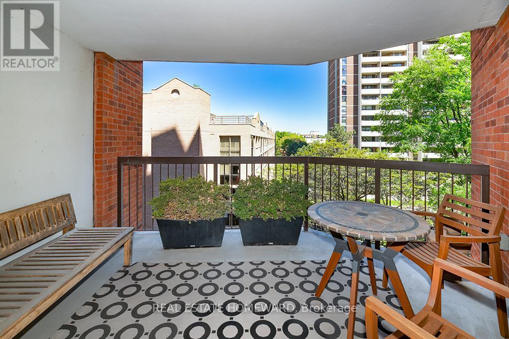 #503 77 MAITLAND PLACE - 27