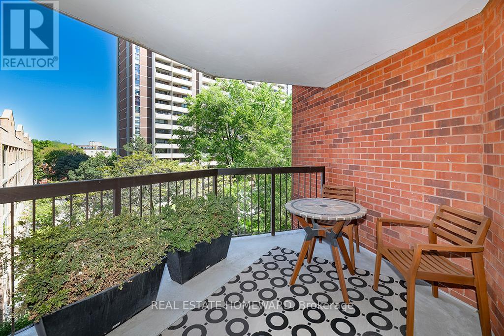 #503 77 MAITLAND PLACE - 28