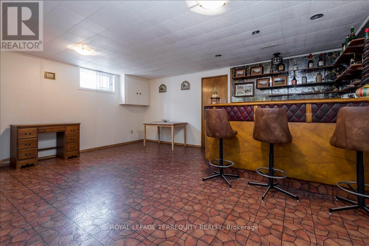 44 MARGARET AVENUE - 27