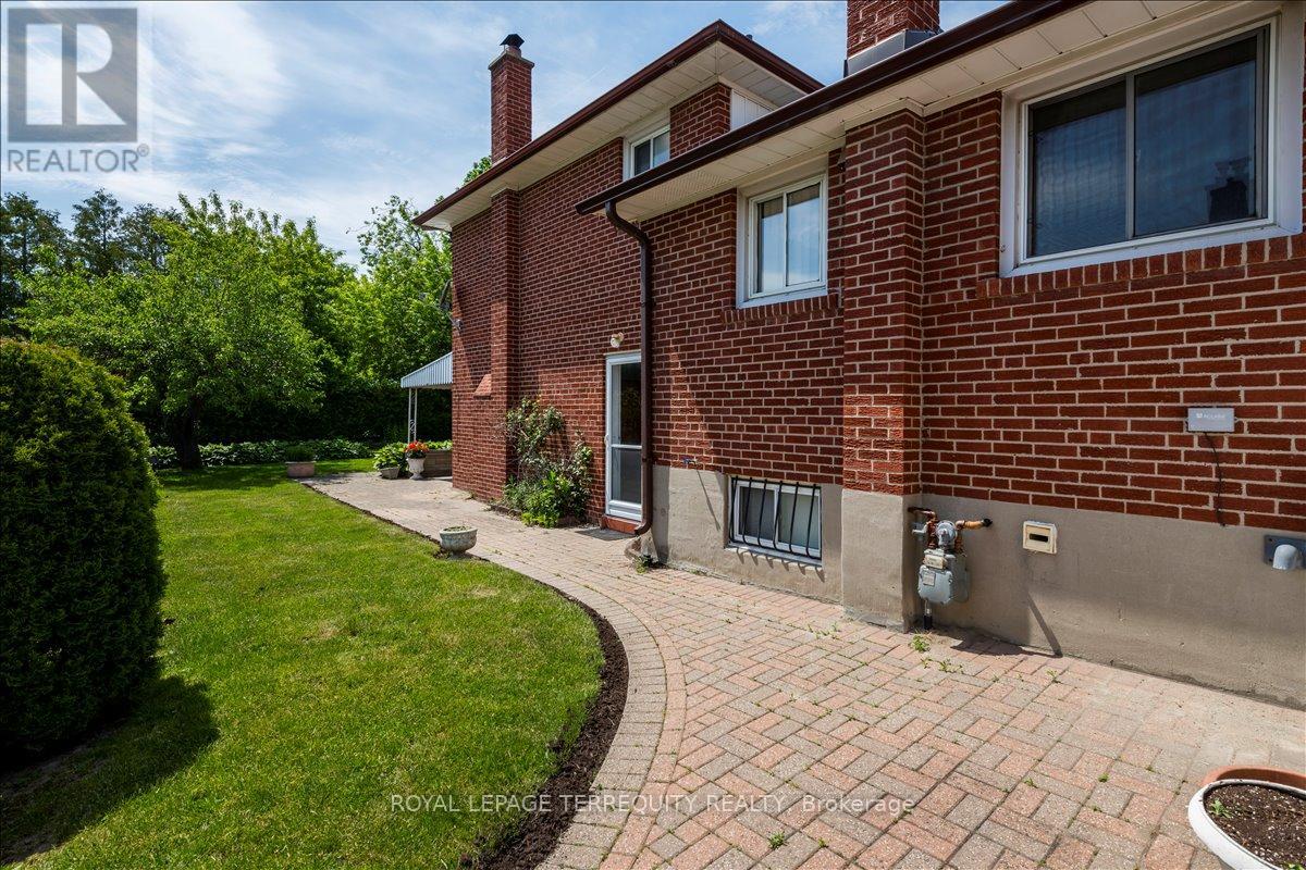 44 MARGARET AVENUE - 34