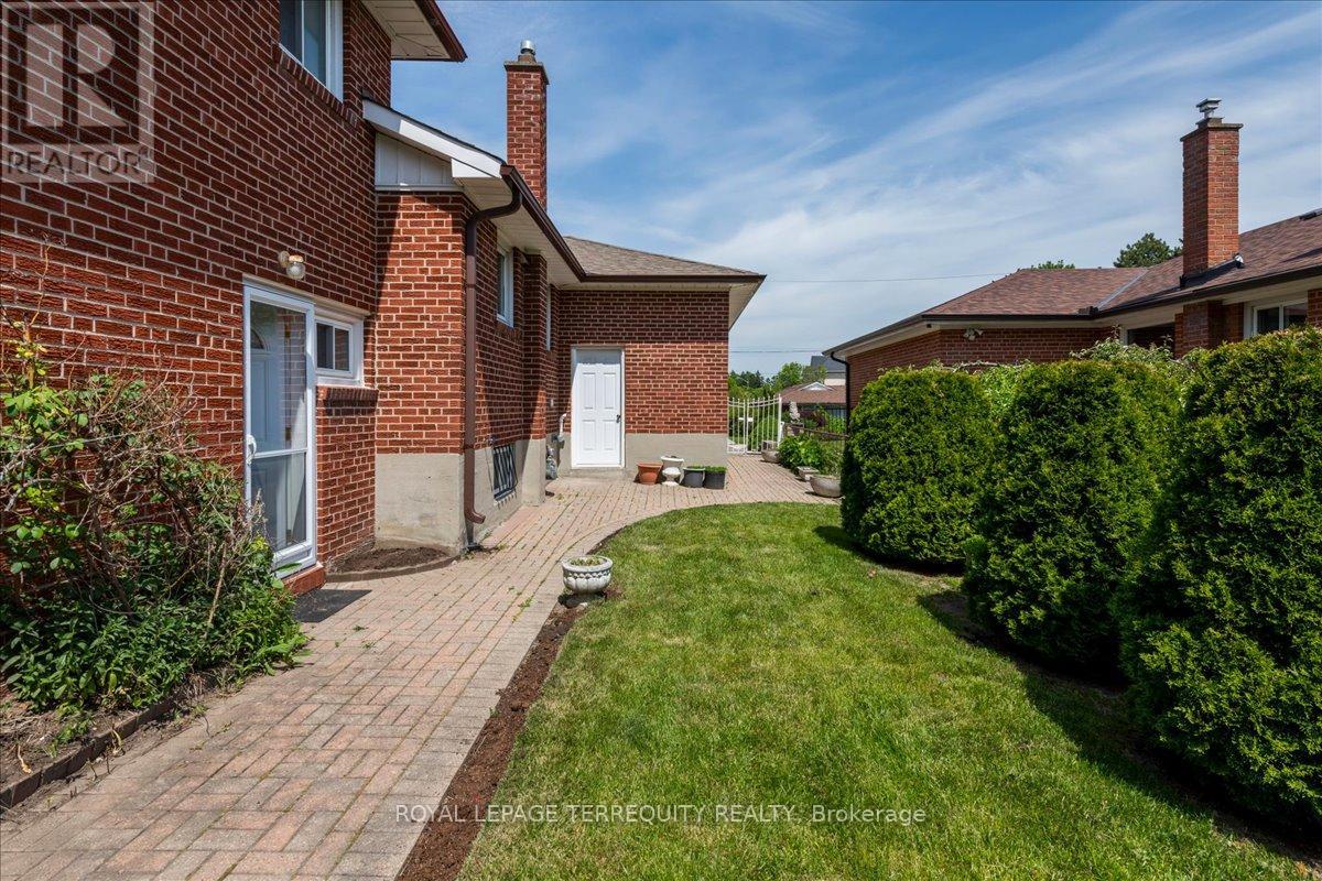 44 MARGARET AVENUE - 35