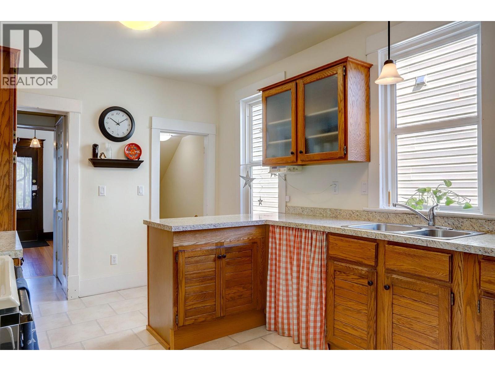 2503 24 Street - 17