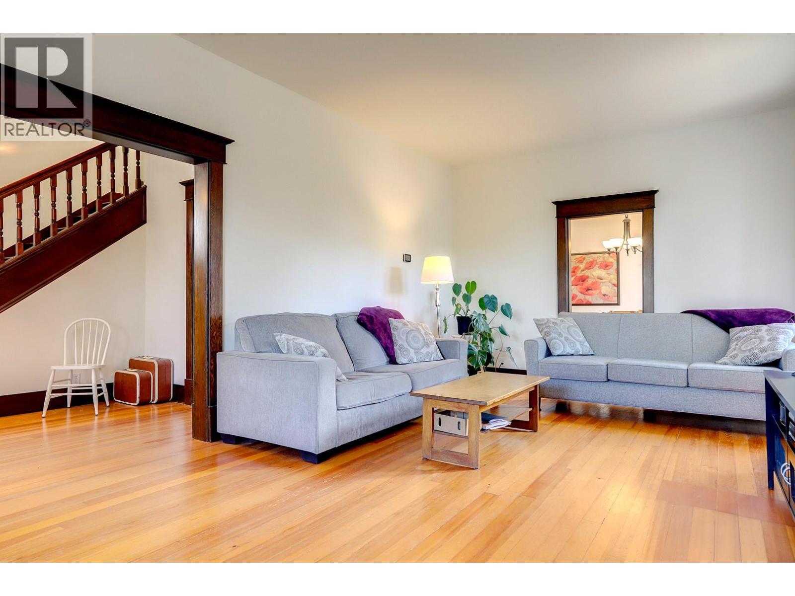 2503 24 Street - 10