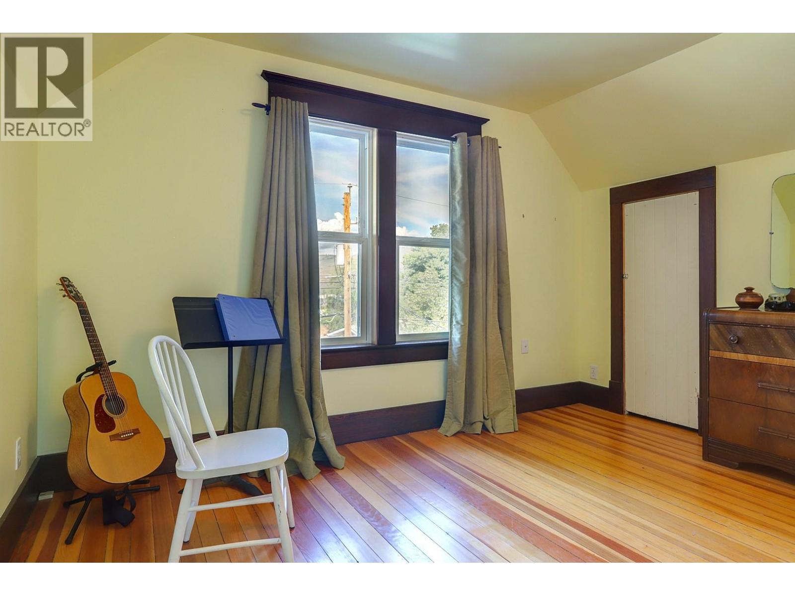 2503 24 Street - 38