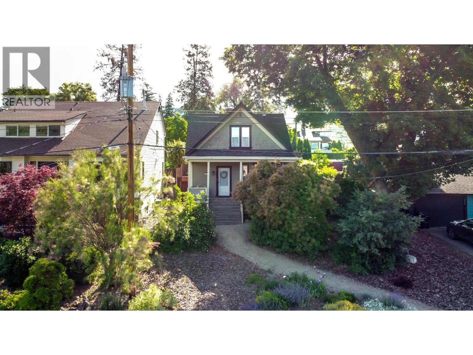2503 24 Street - 62