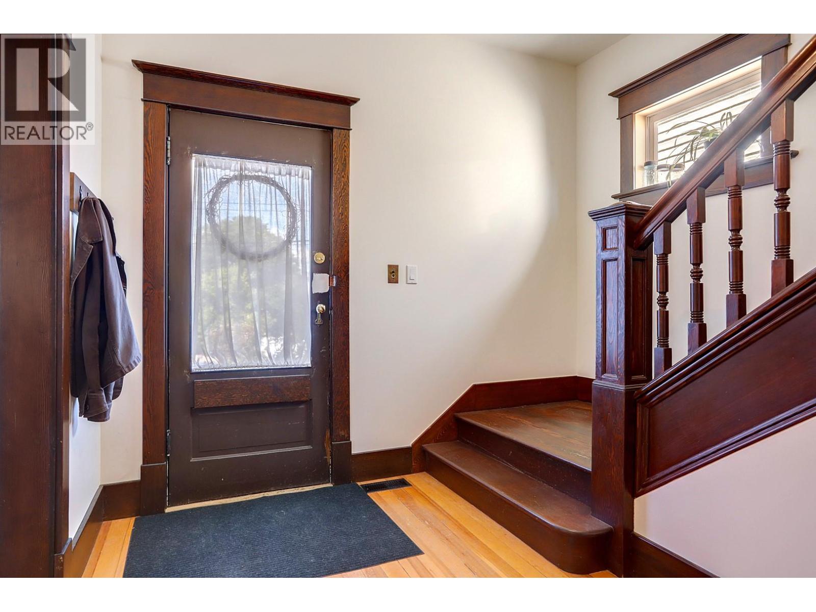 2503 24 Street - 5