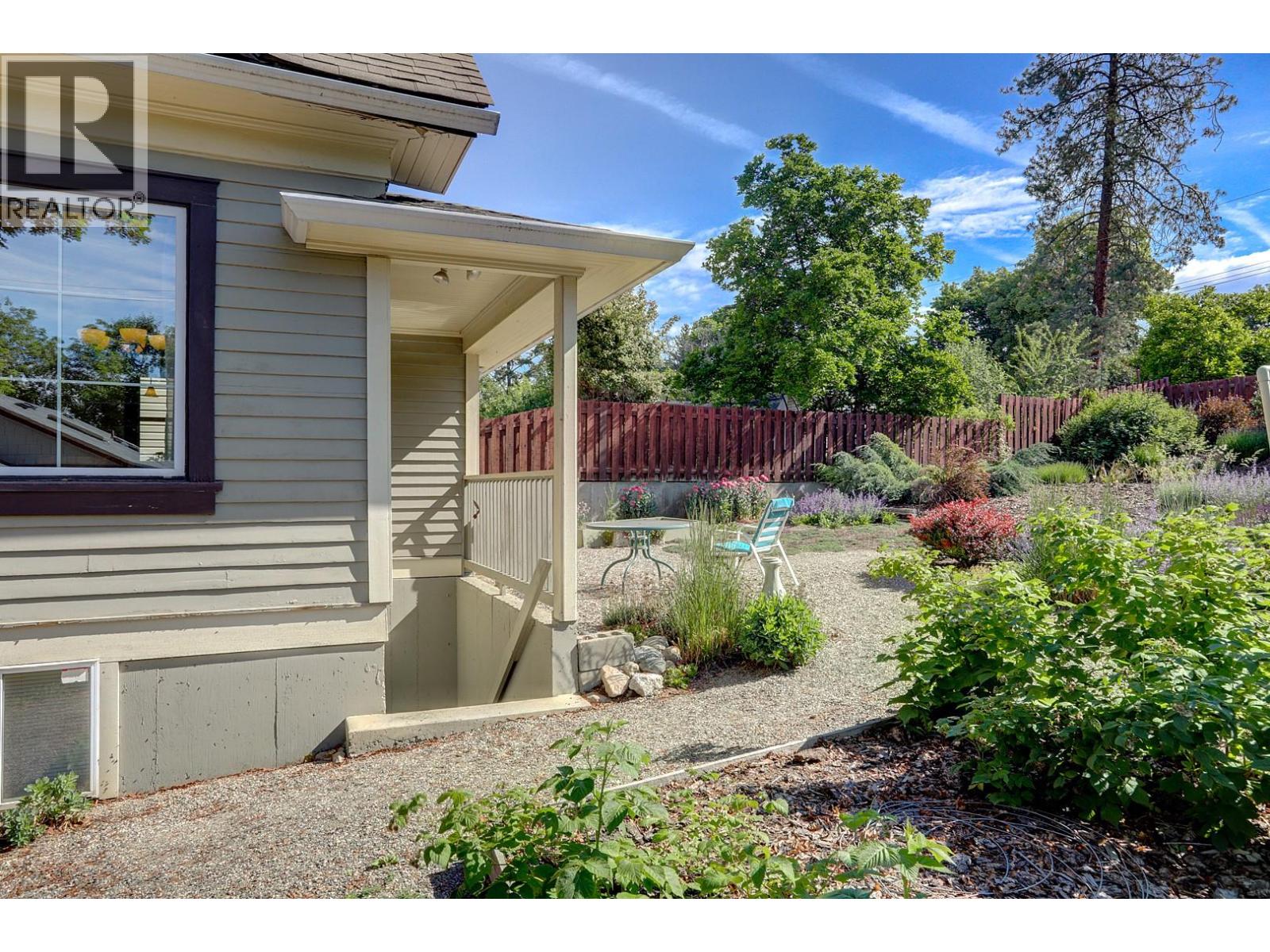 2503 24 Street - 52