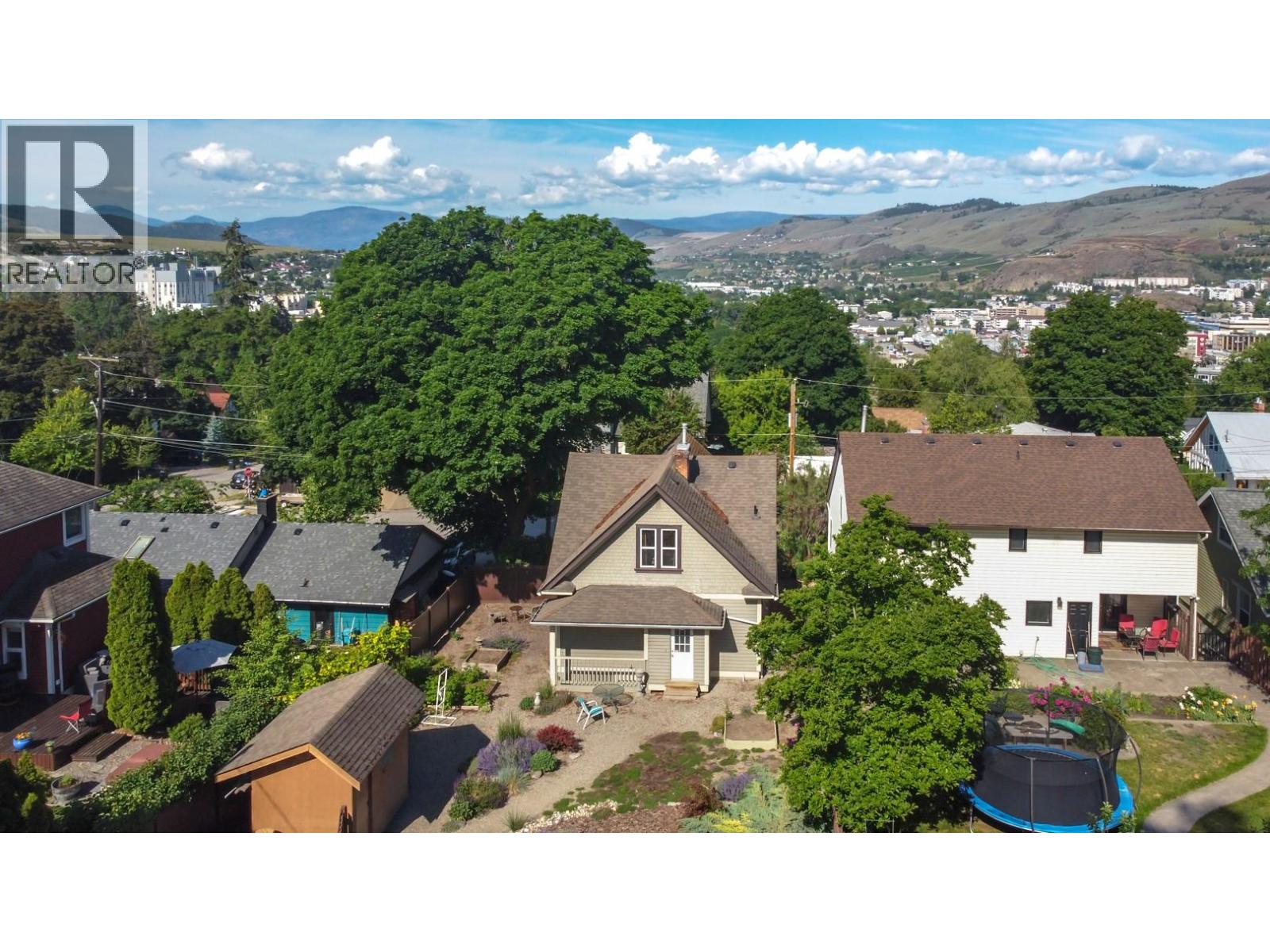 2503 24 Street - 82