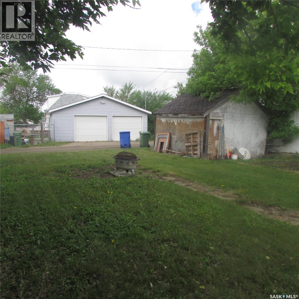 2058 Alexandra STREET - 10