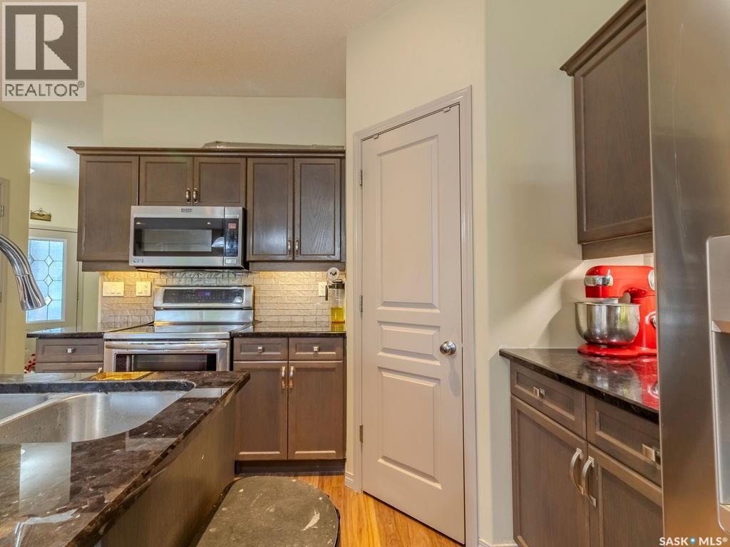 274 Ashworth CRESCENT - 14
