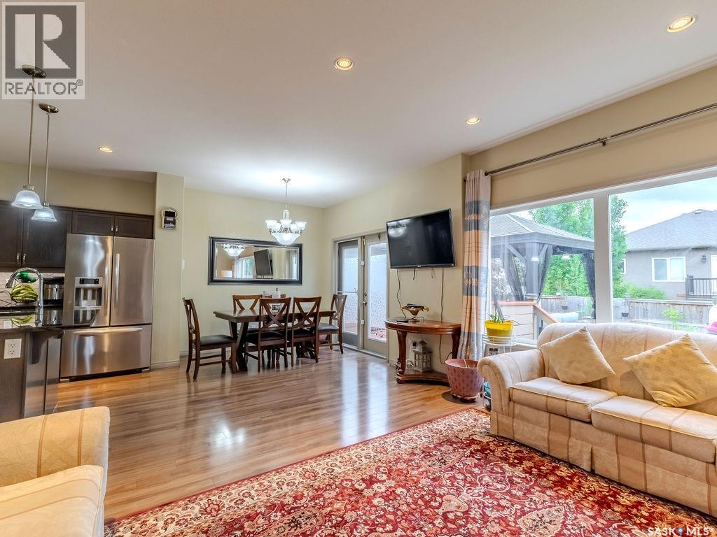 274 Ashworth CRESCENT - 18