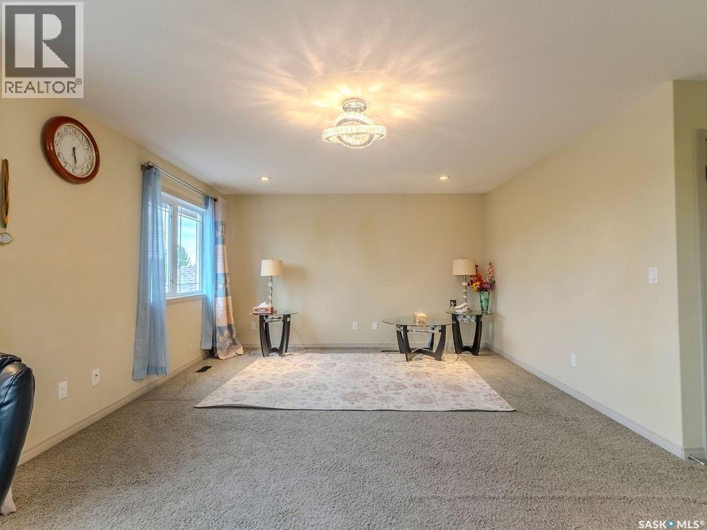 274 Ashworth CRESCENT - 28