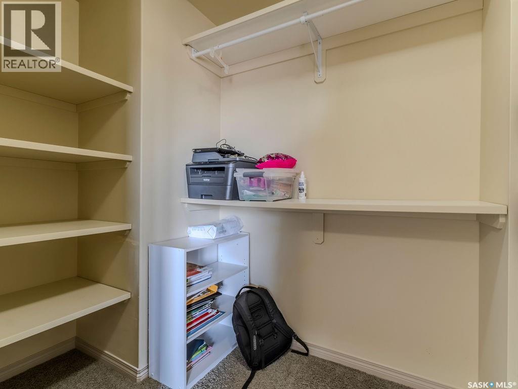 274 Ashworth CRESCENT - 33
