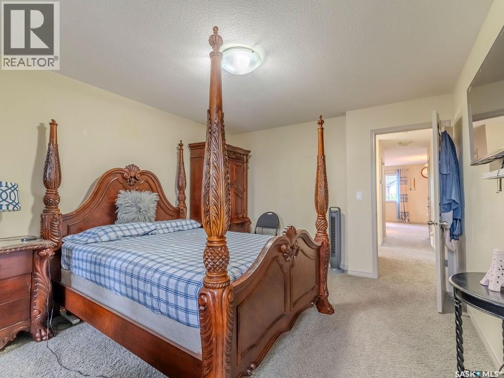 274 Ashworth CRESCENT - 37